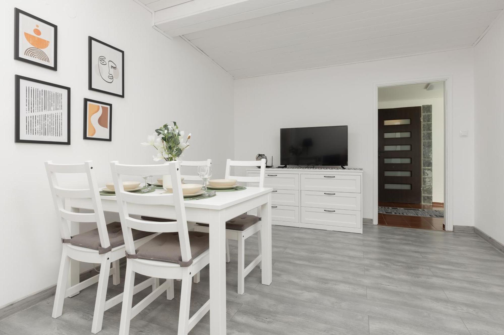 Metro Plac Wilsona Apartments Mickiewicza By Noclegi Renters Warszawa Zewnętrze zdjęcie