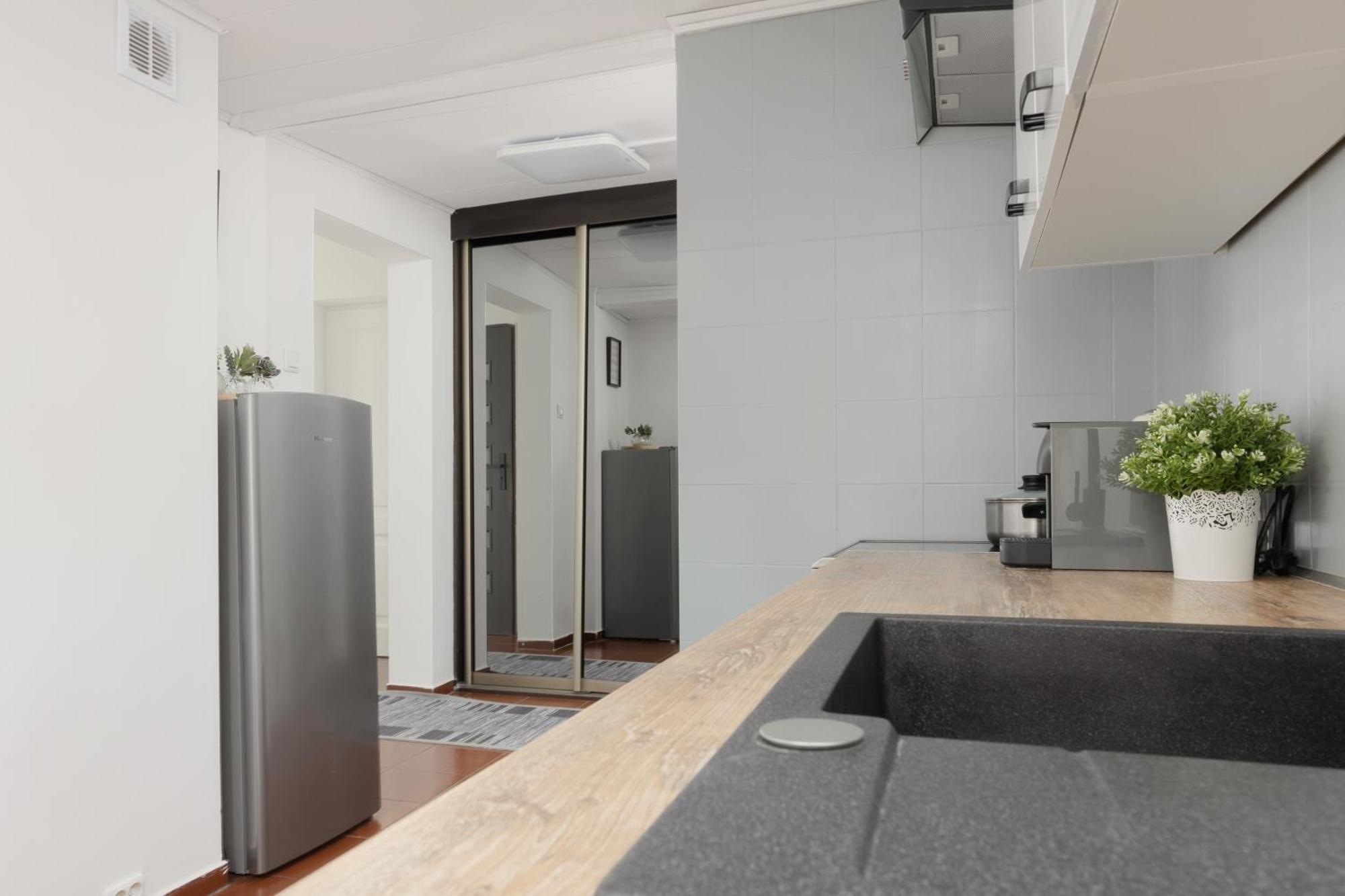 Metro Plac Wilsona Apartments Mickiewicza By Noclegi Renters Warszawa Zewnętrze zdjęcie
